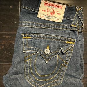 True Religion 
Straight 
Dark Blue Denim
32x32